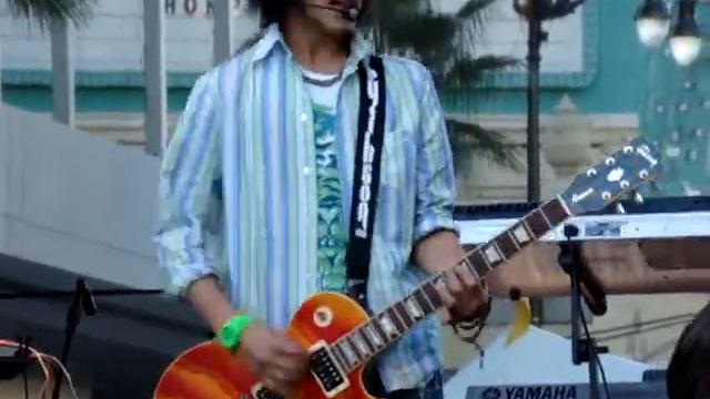 Booboo Stewart -Turn it Up at Winterfest смотреть онлайн