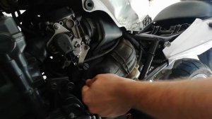 [HONDA CBF600S 2004] How to change air filter