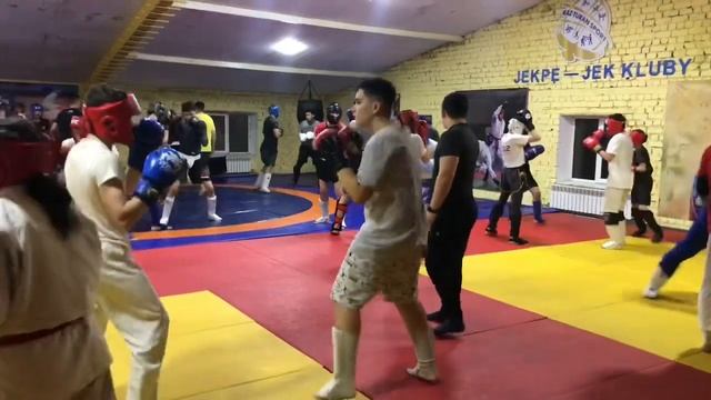 Две легенды рукопашного боя на сборах.Сборы к Чемпионату Казахстана по рукопашному бою смотреть онлайн