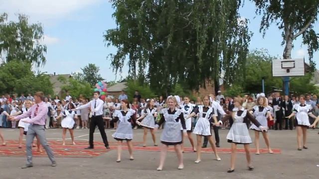 Флешмоб на последний звонок. Школа №7 г. Ромны смотреть онлайн