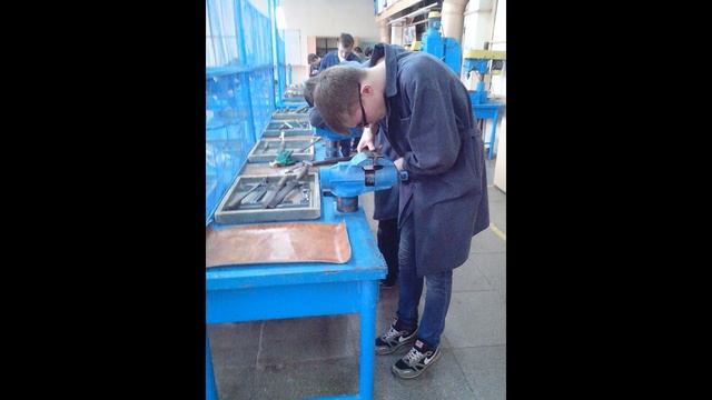 Слесарь КИПиА смотреть онлайн