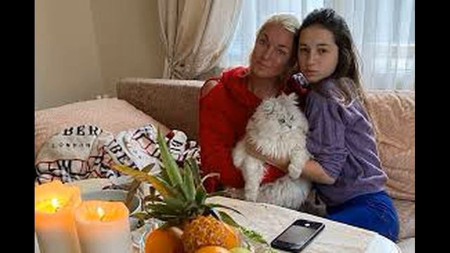 Как дочь Волочковой сталкивается с негативом в свой адрес и как справляется с ним смотреть онлайн