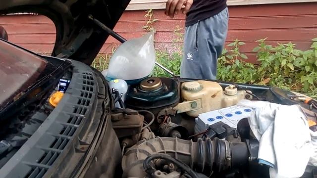Antifreeze pushing out Тосол давит наружу смотреть онлайн