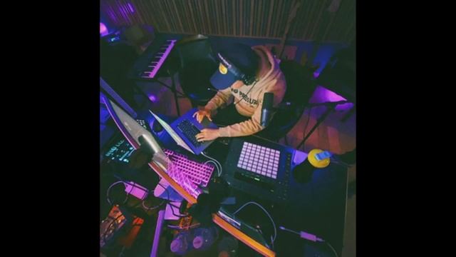 Logic - groovy - TwitchTape Vol. 1 (Prod. Logic) 20 minute loop смотреть онлайн