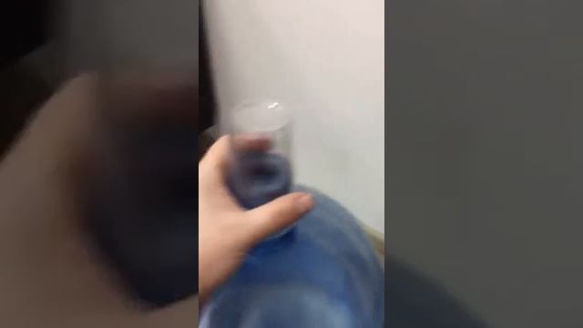 Лайфхак. Как перевозить воду в 19-литровой бутыли без крышки. смотреть онлайн