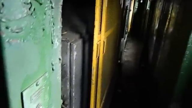 Сталк на списанный электровоз ВЛ82м. Покемон в кабине. смотреть онлайн