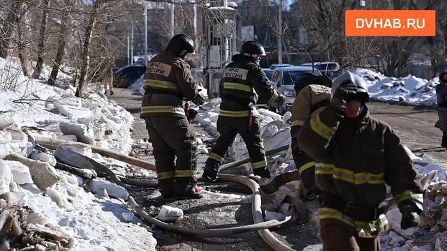 Дореволюционный дом горит в центре Хабаровска смотреть онлайн