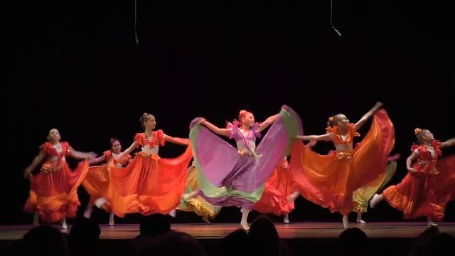 Танцевальная студия Albarina - Цыганский танец (Gypsy dance) смотреть онлайн