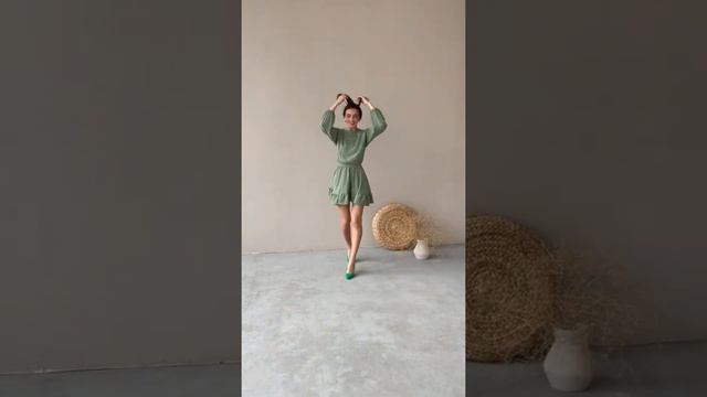 Женское платье длинное однотонное короткое с резинкой на талии жатый креп в размере 42-46 смотреть онлайн