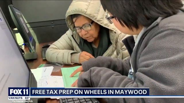 Fox 11: Free Tax Prep on Wheels смотреть онлайн