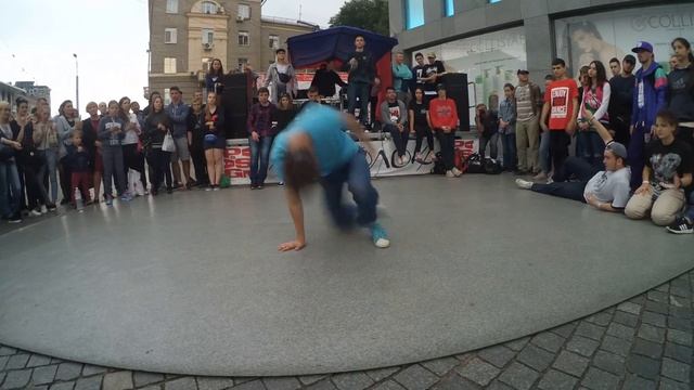 Саня Кравец aka Badaboom judge (Art People) ArtToloka 12 июня 2016 смотреть онлайн