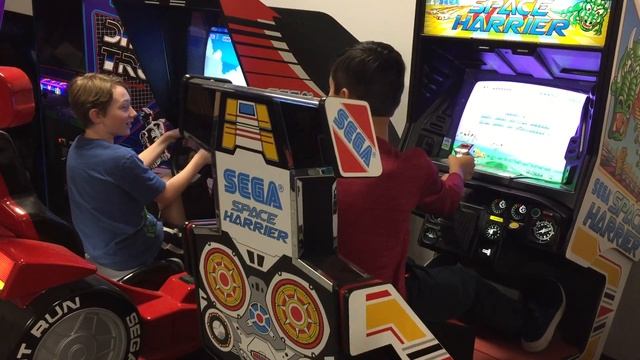 Sega Space Harrier and Outrun deluxe moving arcade games in action! смотреть онлайн