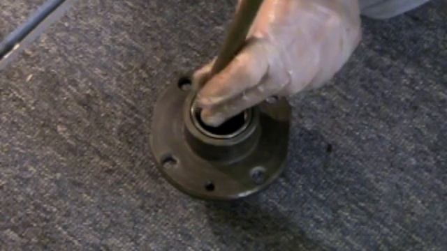 Fiat 124 Sport Spider Front Wheel Bearing смотреть онлайн