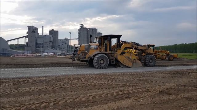 Парковка для цементовозов LafargeHolcim Ферзиково смотреть онлайн