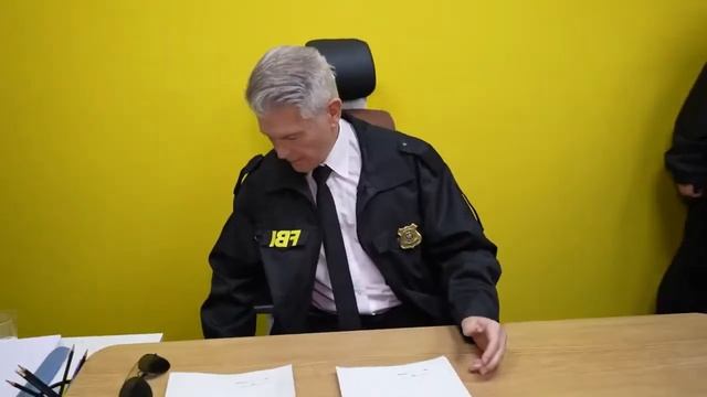 Стали ПОЛИЦЕЙСКИМИ на 24 ЧАСА Челлендж ! смотреть онлайн