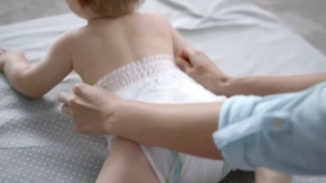 Трусики Pampers Легко надевать, удобно и сухо играть смотреть онлайн