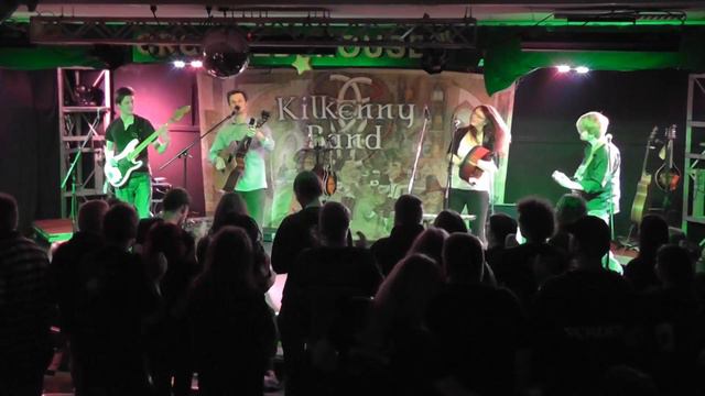 Kilkenny Band - Johnny I Hardly Knew Ye смотреть онлайн
