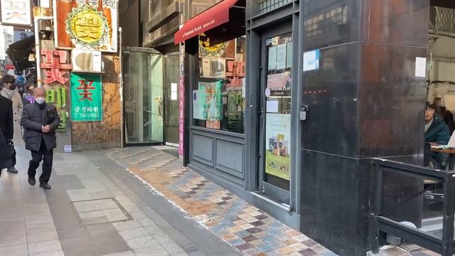 Eating Korean Street Food at Gwangjang Market in Seoul, MacBook Pro 2021 Unboxing | Korea Vlog смотреть онлайн