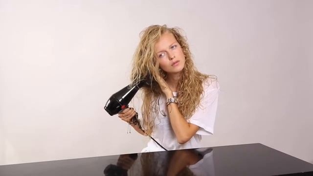 Rizos Congelados con OSiS+Curl Honey y Freeze смотреть онлайн