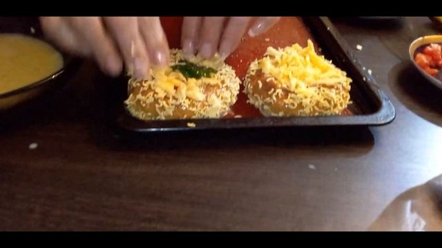 МИНИ-ПИЦЦА В ДУХОВКЕ...БЫСТРЫЙ ПЕРЕКУС И ЗАВТРАК... смотреть онлайн