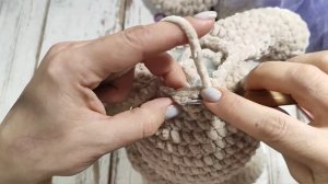 Мастер класс зайка из плюшевой пряжи часть 1