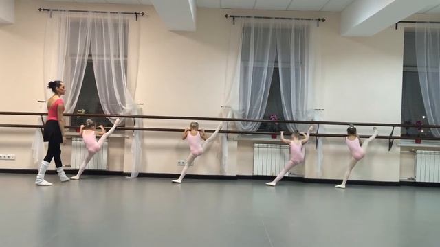 Классическая хореография, дети 5-6 лет смотреть онлайн