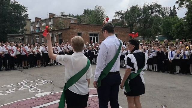 Последний звонок в лицее №26 г.Шахты смотреть онлайн