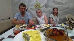 КУРИНЫЕ БЕДРА С КАРТОФЕЛЬНЫМ ПЮРЕ