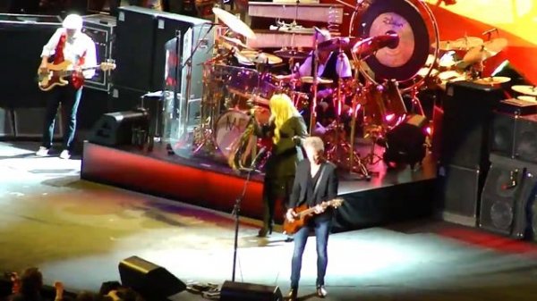 Fleetwood Mac ~ Say That You  Love Me ~ Forum ~ 11/28/14