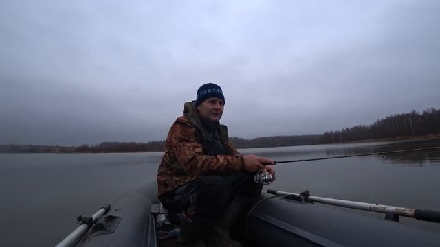 Рыба тут есть, но не каждый и всегда поймает. смотреть онлайн