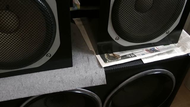 Провода для колонок и две пары колонок одновременно