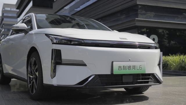 2023 Geely Galaxy L6 PHEV Walkaround—China Auto Show смотреть онлайн