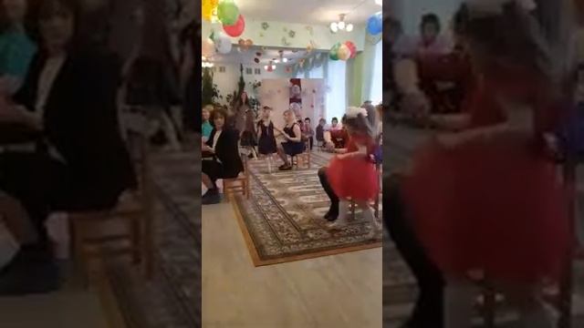 Самый трогательный танец."Я люблю тебя мама" смотреть онлайн