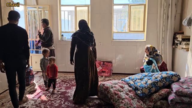 Parvaneh's dowry delivery in the new house: Nomadic Customs смотреть онлайн