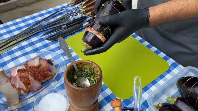 ШАШЛЫК С ПЕСТО ПО-КАВКАЗСКИ НА МАНГАЛЕ. РЕЦЕПТ ВКУСНОГО ШАШЛЫКА НА УГЛЯХ. смотреть онлайн