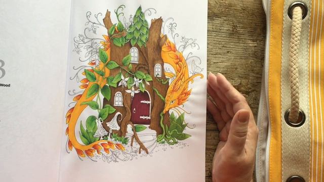 What's In My Colouring Bag? | AUGUST Colouring Book Ideas смотреть онлайн