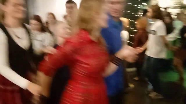 Танец "Вянгерка" ("Авангерка") на вечарыне ў бары "Black Куб" (Заслаўе). 08.10.2023 смотреть онлайн