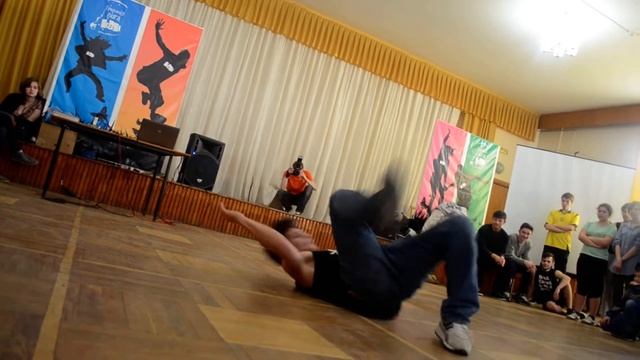 Фестиваль "Танцевальный БеЗ_Предел" / Мастер класс Антона Сабурова (Uzrock) смотреть онлайн