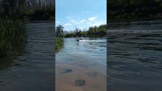 заменил винт на Selva Naxos 15 - мотор перестал пробуксовывать, стал двигать быстрее и больше