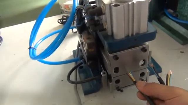 HC-3F Vertical type wire stripping machine (semi-automatic) смотреть онлайн