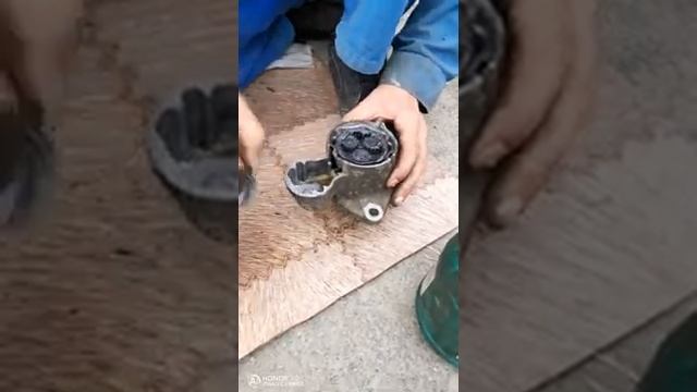 Перебрал стартер и вырезал полку в багажник Nissan Laurel GNC34 RB25DE смотреть онлайн