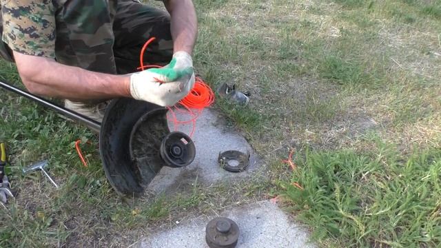 Лайфхак с применением лески в катушке триммера смотреть онлайн