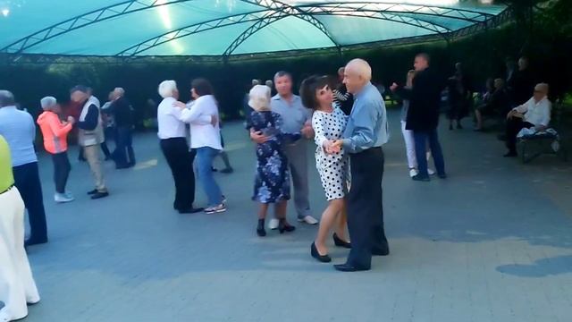 Одесса Забудь мене Парк Горького Сентябрь 2022.mp4 смотреть онлайн