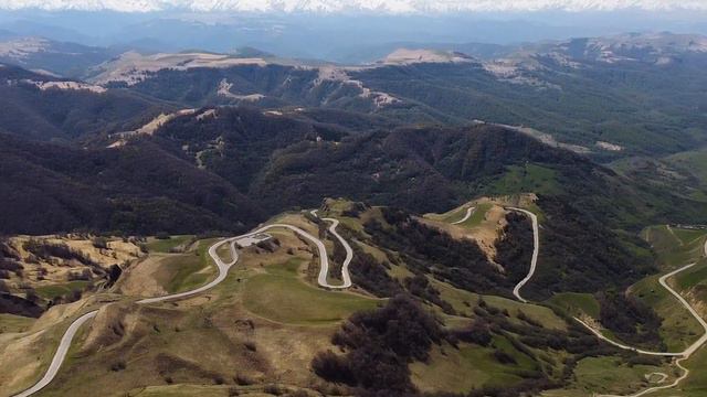 С ВЫСОТЫ ПТИЧЬЕГО ПОЛЕТА, ПЕРЕВАЛ ГУМ-БАШИ🚗 смотреть онлайн