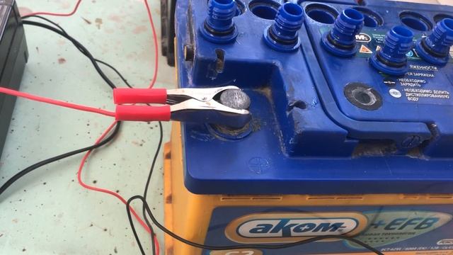 Правильный заряд аккумулятора Аком зарядным устройством Вымпел 57 , подводим итоги .