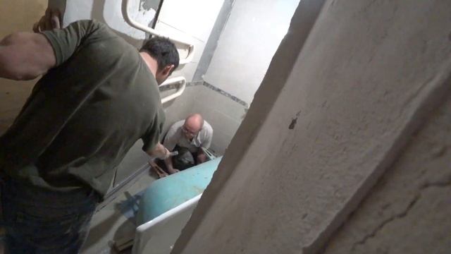 ЧУГУННАЯ ВАННА НЕ ЗАХОДИТ/ПЕРЕБОРЩИЛИ СО ШТРОБОЙ... смотреть онлайн