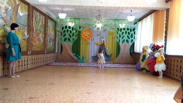 Эко-мода!Костюмы из отходов!