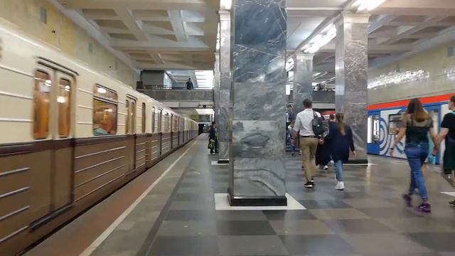 Ретропоезд на станции Сокольники смотреть онлайн