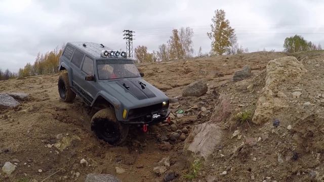 Сравнительный тест-драйв Jeep Rubicon и Jeep Cherokee  (Axial SCX10)