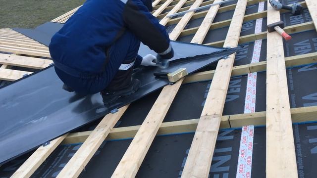 Ендова. Фальцевое соединение листов внутренней планки ендовы. смотреть онлайн